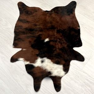 NEW Authentic TriColor Cowhide Accent Rug